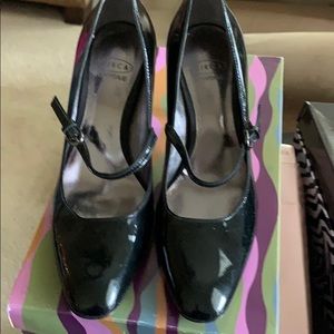 Black patent Joan & David pump S6.5